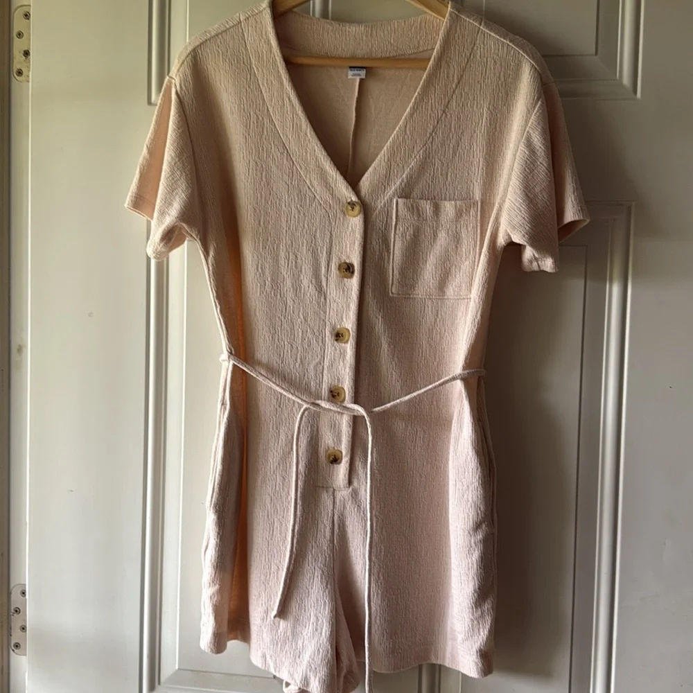 🔥🔥5/$25! Old Navy Textured Romper - Picture 2 of 7